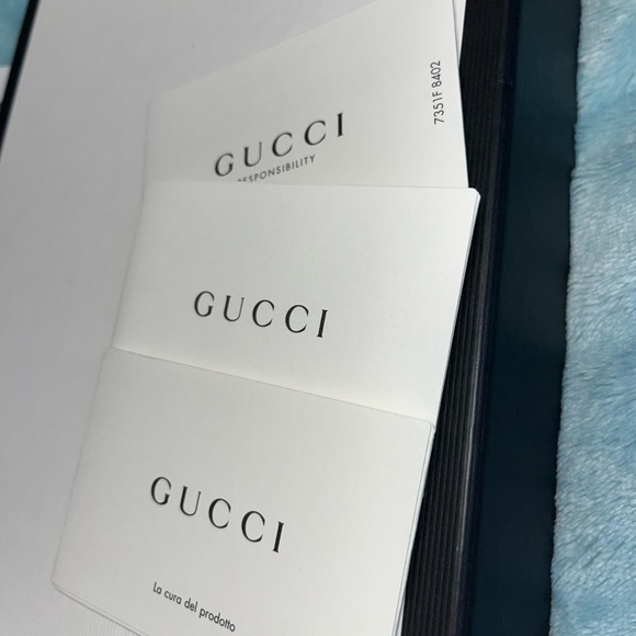 Gucci Tennis Shoe - Picture 3 of 4